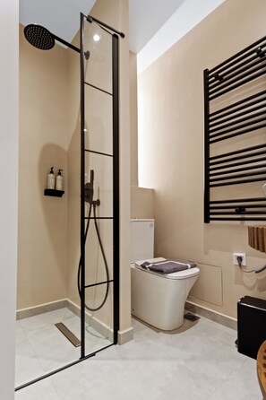 Economy Double Room | Bathroom - Enea City Suites (Heraklion)
