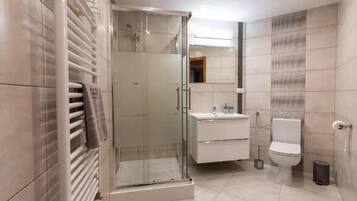 Asciugamani, sapone, carta igienica