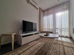 Smart TV - Charming Peony Apartment in Dubrovnik: 2-Bedroom Retreat with Scenic Views (Dubrovnik)