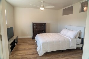 4 bedrooms, desk, free WiFi, bed sheets - The Irish Hill Estate - Green Bay, WI (Suamico)
