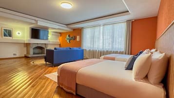 1 bedroom, desk, travel cot, WiFi