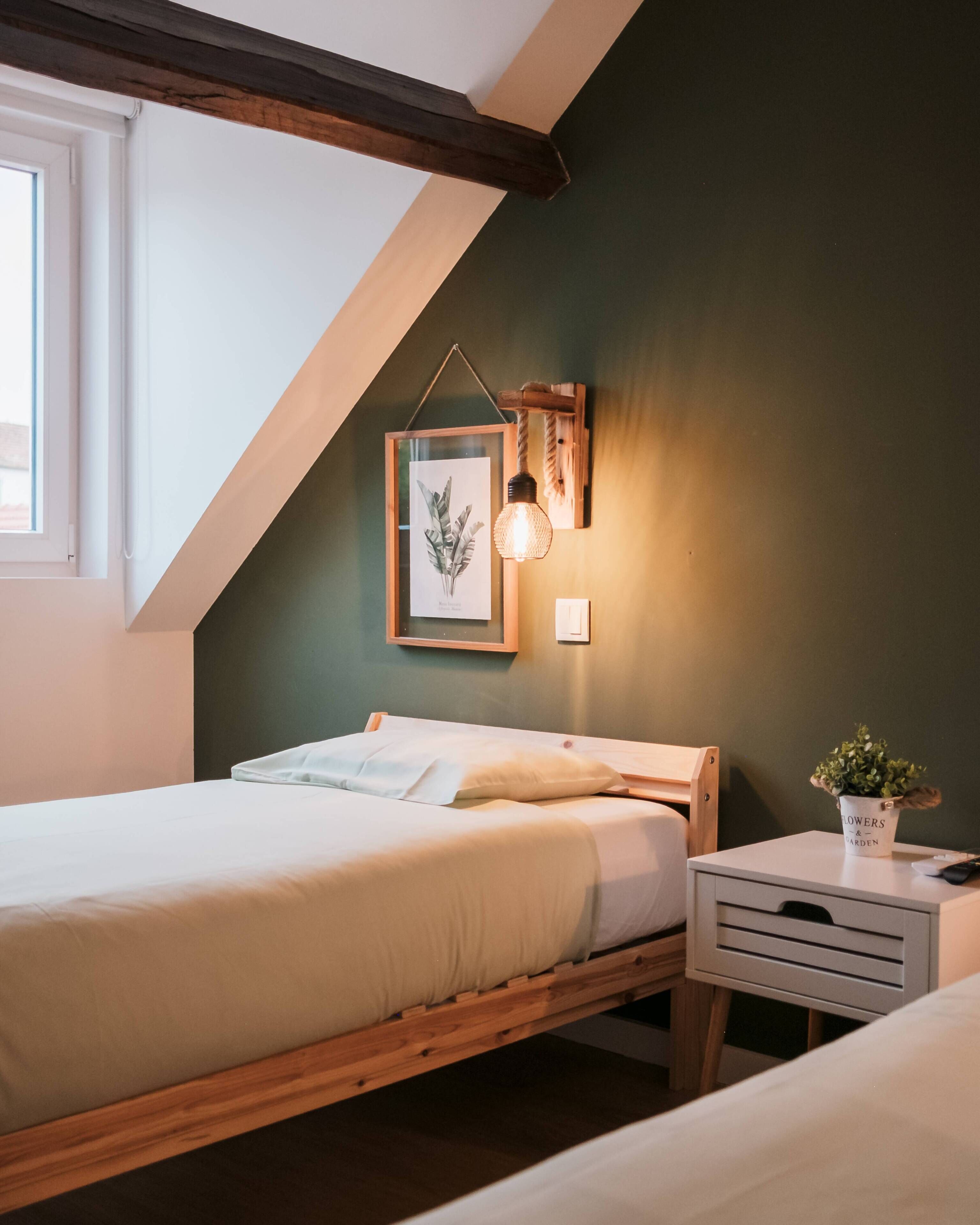 2 dormitorios, tabla de planchar con plancha, Internet y ropa de cama