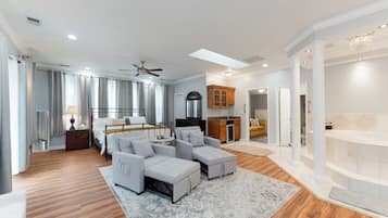 4 bedrooms, desk, iron/ironing board, free WiFi