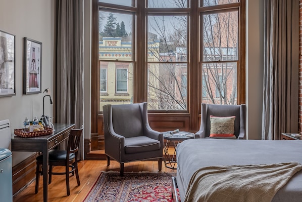 Strykejern/-brett, internettilgang og sengetøy