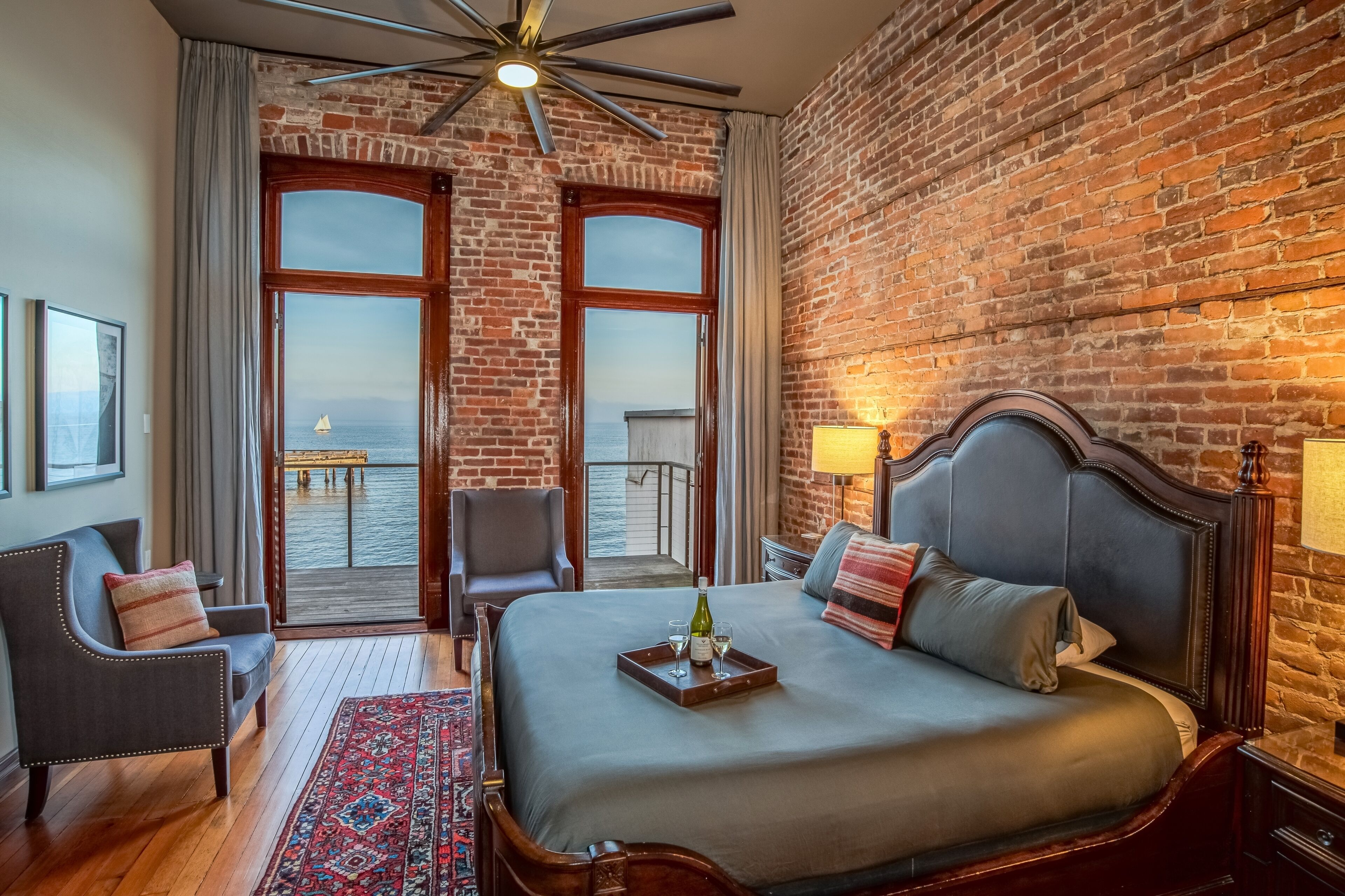 4 slaapkamers, een strijkplank/strijkijzer, internet, beddengoed