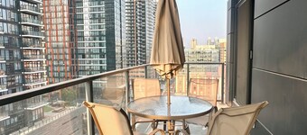 *Cozy Condo/King Bed/Pool/Gym/CityViews/Walkscore 91