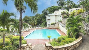 Unclassified image, 4 of 30, button - Pampered in paradise - two b/r penthouse Ocho Rios (Ocho Rios)