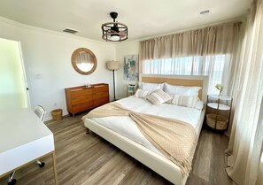 4 bedrooms, in-room safe, iron/ironing board, free WiFi - Stunning 4 Bedroom 3 Bathroom with with a Private Pool one Block from the Beach! (Ocean Isle Beach)