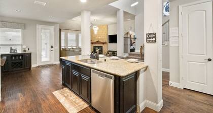 New to Vrbo - Family Escape w/Basketball,Ping-Pong,MediaRm+More!