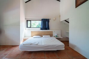 6 bedrooms, WiFi, bed sheets