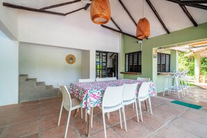 Outdoor dining - Casa Matiz  Vistas increíbles cerca de Anapoima (Apulo)