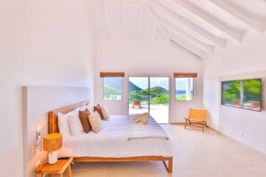 4 bedrooms, desk, iron/ironing board, travel crib