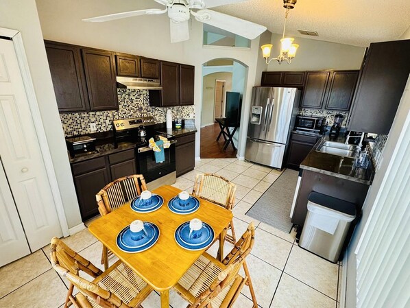 Fridge, microwave, oven, stovetop - Private Pool house with lake view, near all famous attractions!!! (Kissimmee)
