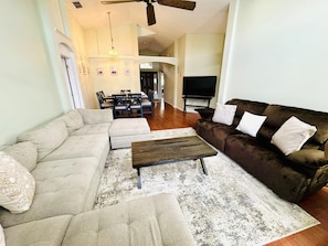 TV - Private Pool house with lake view, near all famous attractions!!! (Kissimmee)