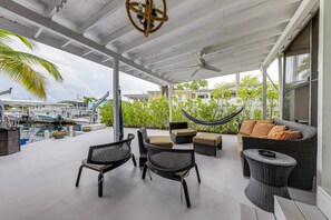 Terrace/patio - Lanai, Pool & Patios: Waterfront Home in Tavernier (Tavernier)