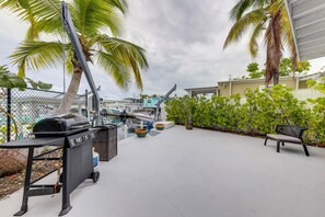 Terrace/patio - Lanai, Pool & Patios: Waterfront Home in Tavernier (Tavernier)