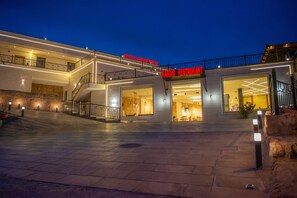 Front of property - Petra Karam Hotel (Wadi Musa)