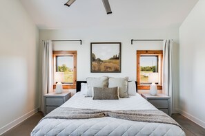 4 Schlafzimmer, Schreibtisch, Bügeleisen/Bügelbrett, kostenloses WLAN