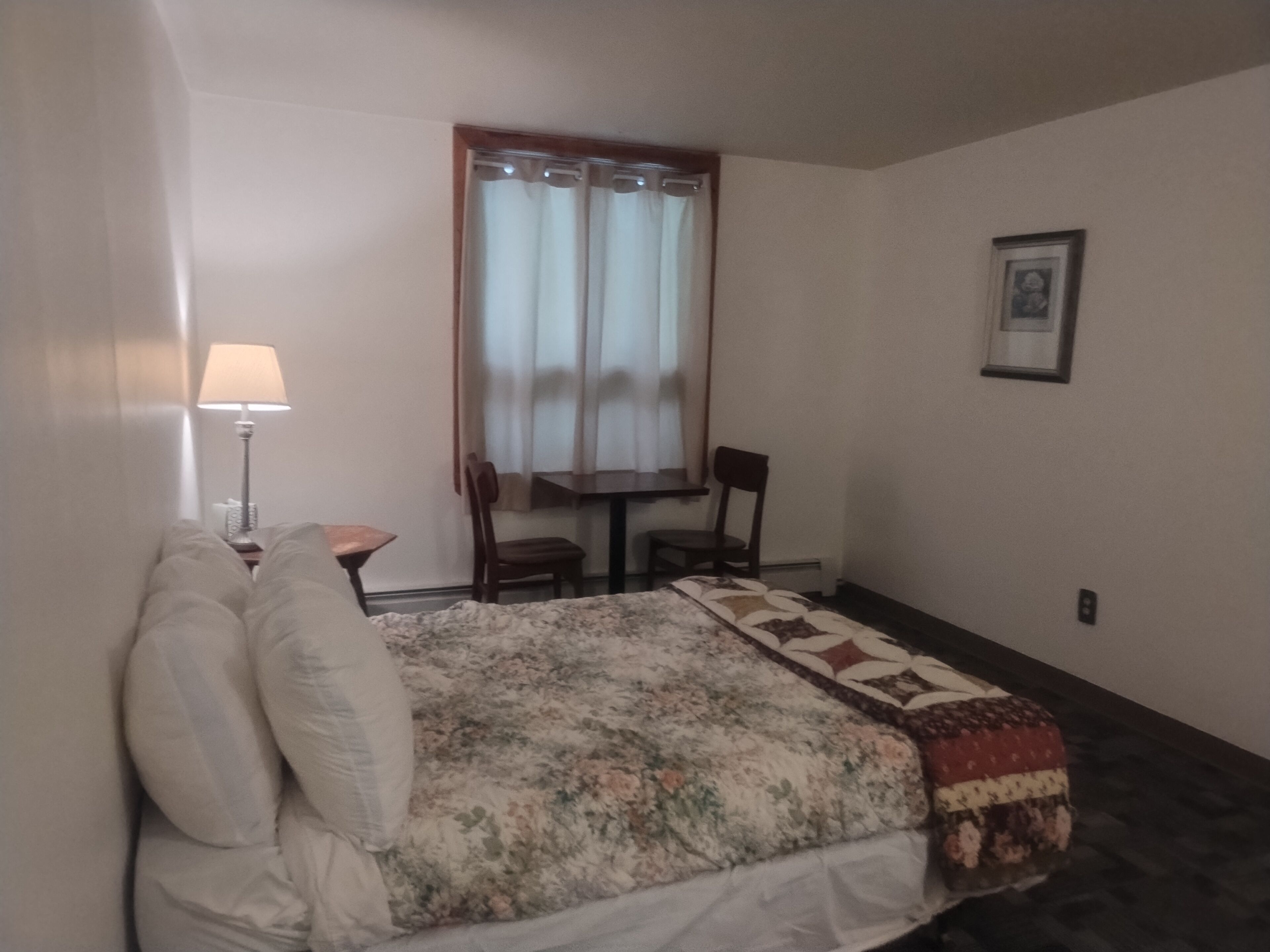 1 bedroom, internet, bed sheets