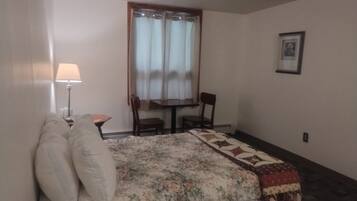 1 bedroom, internet, bed sheets