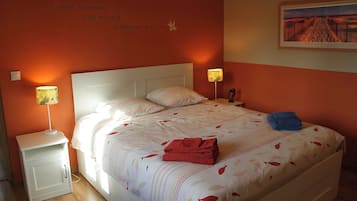 2 bedrooms, iron/ironing board, travel cot, WiFi