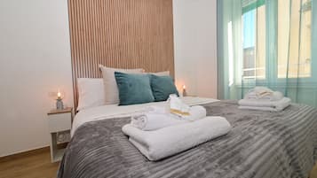 Habitación doble Deluxe, vista a la ciudad | Minibar, escritorio y wifi gratis