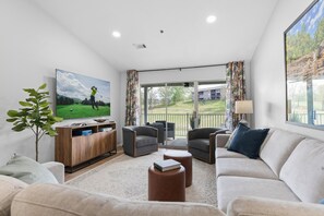 TV - Bright and spacious condo w/ balcony, serene views, w/d & wifi- close to SDC (Branson)