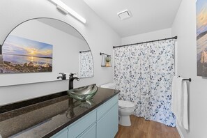 Hårføner og håndklær