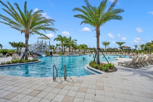 Serenity House|Pool, Gym, & Park