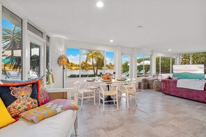 Interior - The Clarke Collection-Villa Flamingo - Waterfront (Lake Clarke Shores)