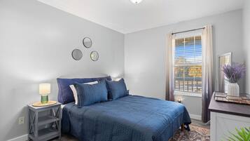 3 bedrooms, iron/ironing board, travel crib, free WiFi