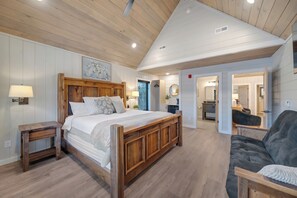 6 bedrooms, iron/ironing board, travel crib, free WiFi