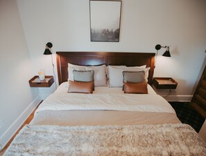 1 bedroom, desk, iron/ironing board, travel cot