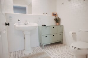 Hair dryer, towels