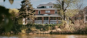 Apt. #2 · Goldsmith's River Front Inn- Rattlesnake Apartment