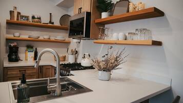 Fridge, microwave, oven, stovetop