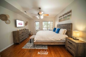 2 makuuhuonetta, silitysrauta/-lauta, vauvan matkasänky, ilmainen Wi-Fi