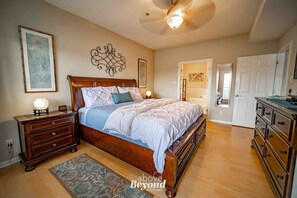 2 Schlafzimmer, Schreibtisch, Bügeleisen/Bügelbrett, Reisekinderbett