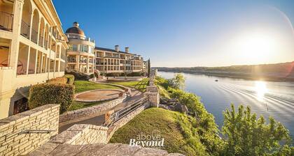 Spacious 3BR Lakefront Sunset Condo w/ Restaurant