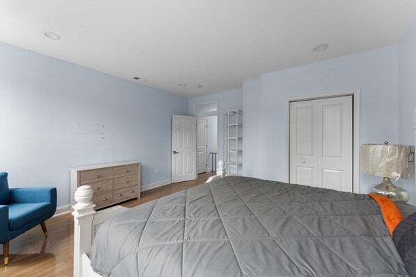 4 bedrooms, free WiFi, bed sheets