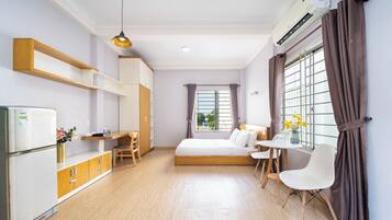 Superior Room, 1 Queen Bed | Premium bedding, down duvets, memory-foam beds, individually furnished