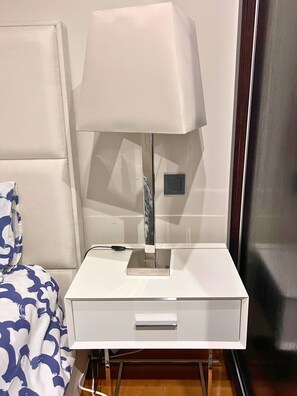 2 Schlafzimmer, Schreibtisch, Bügeleisen/Bügelbrett, Reisekinderbett