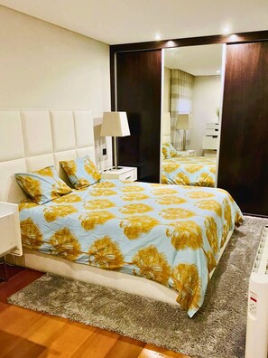 2 chambres, fer et planche à repasser, accès Internet, draps fournis