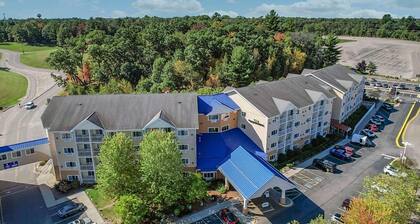 Bluegreen's Odyssey Dells – An Escape for Families- Waterpark Capital- 2 Bd.