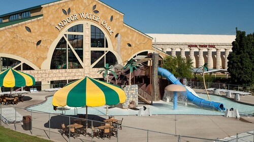 Bluegreen's Odyssey Dells – An Escape for Families- Waterpark Capital- 2 Bd.