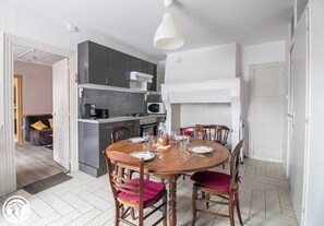 Interior - Chez Louis et Antonine (BANSAT)