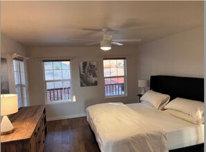 3 habitaciones, tabla de planchar con plancha, wifi y ropa de cama 