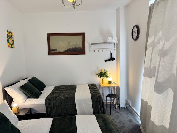 3 bedrooms, iron/ironing board, free WiFi, bed sheets
