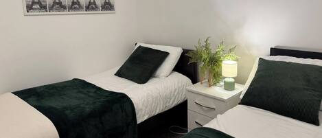3 bedrooms, iron/ironing board, free WiFi, bed sheets