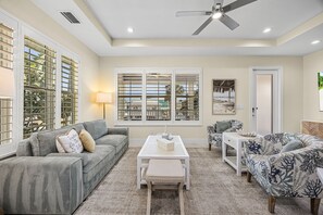 Téléviseur, bureau